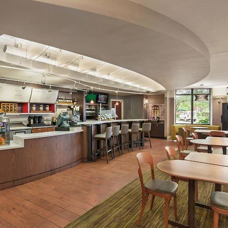 Отель Courtyard By Marriott Middletown Goshen Экстерьер фото