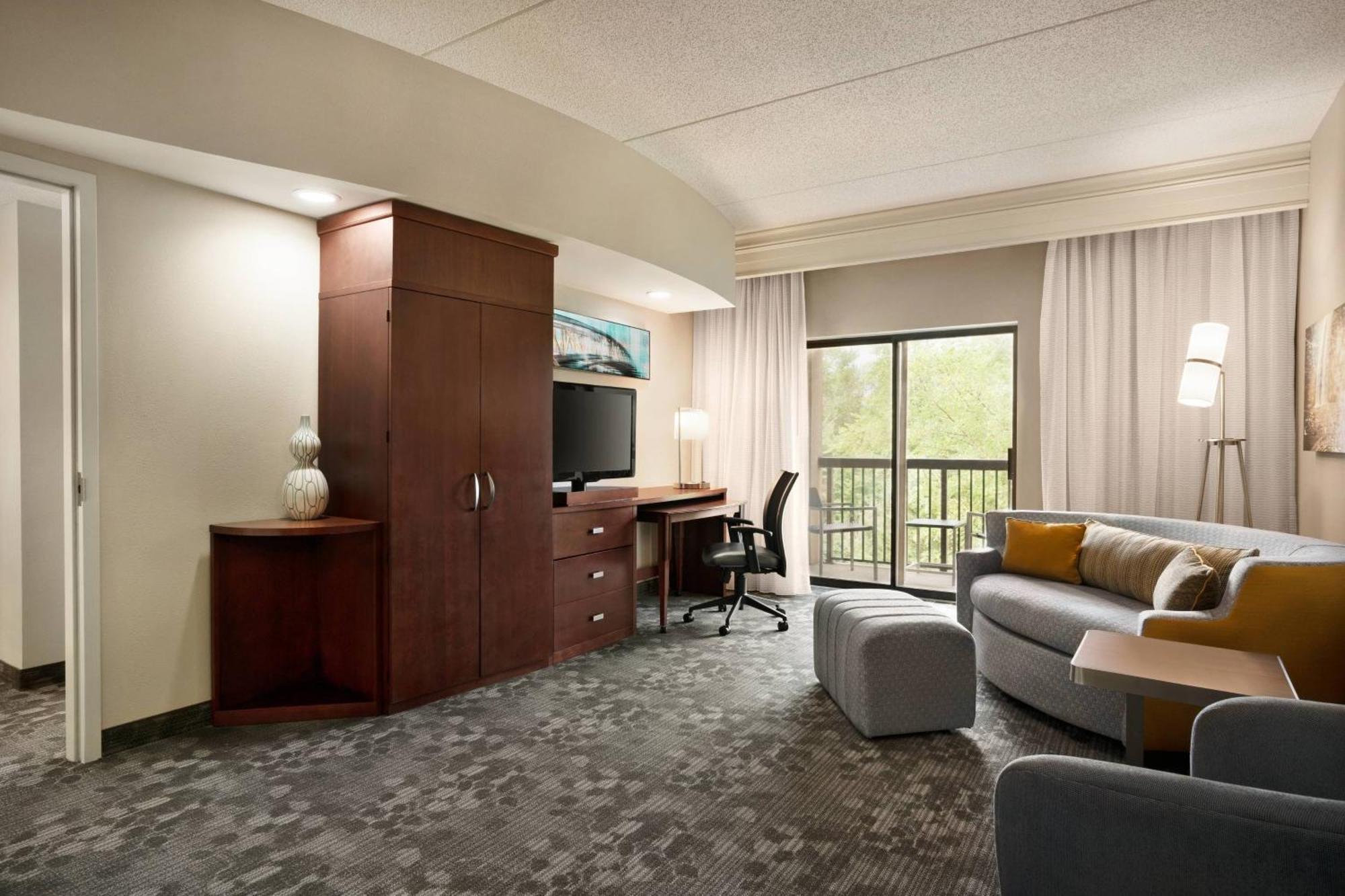 Отель Courtyard By Marriott Middletown Goshen Экстерьер фото
