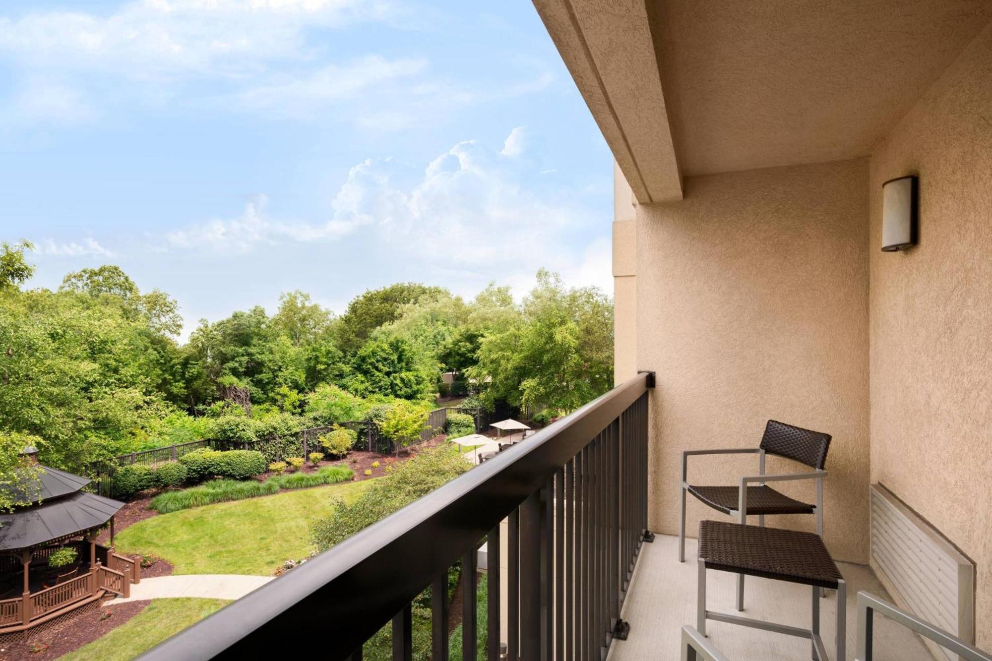 Отель Courtyard By Marriott Middletown Goshen Экстерьер фото
