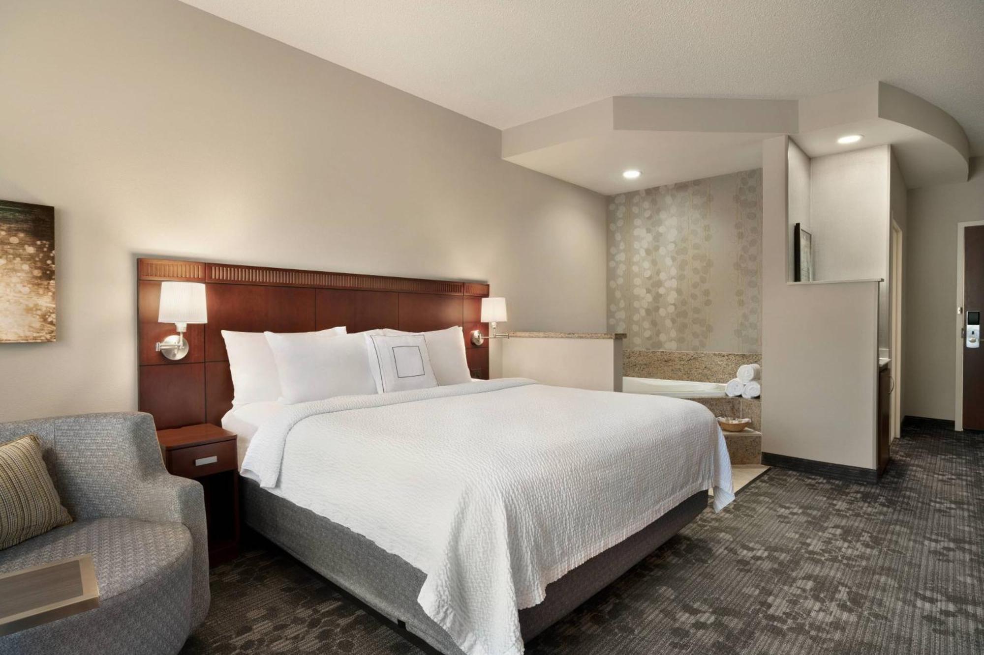 Отель Courtyard By Marriott Middletown Goshen Экстерьер фото