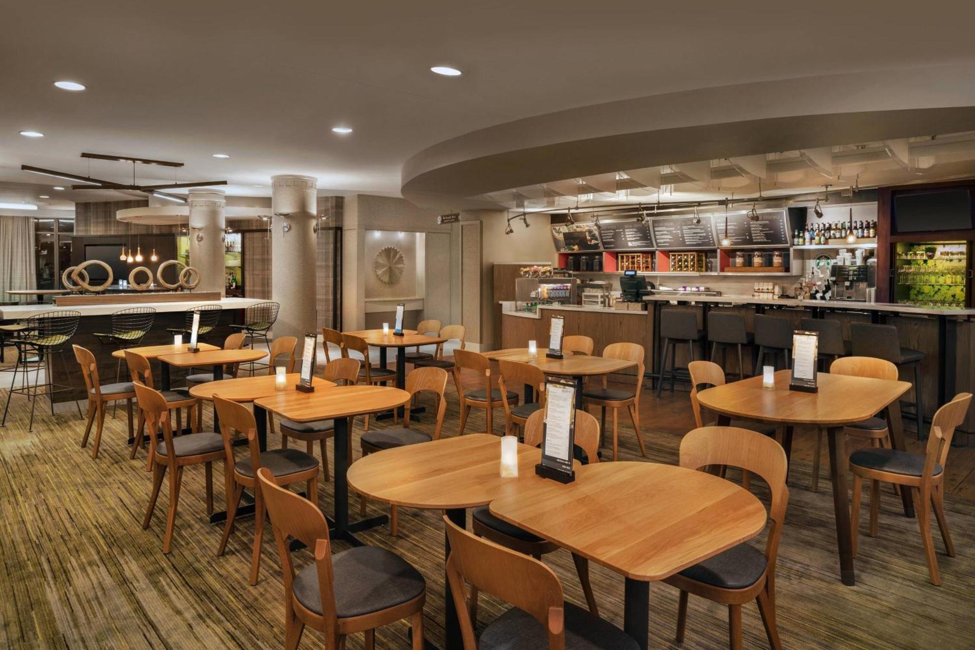 Отель Courtyard By Marriott Middletown Goshen Экстерьер фото
