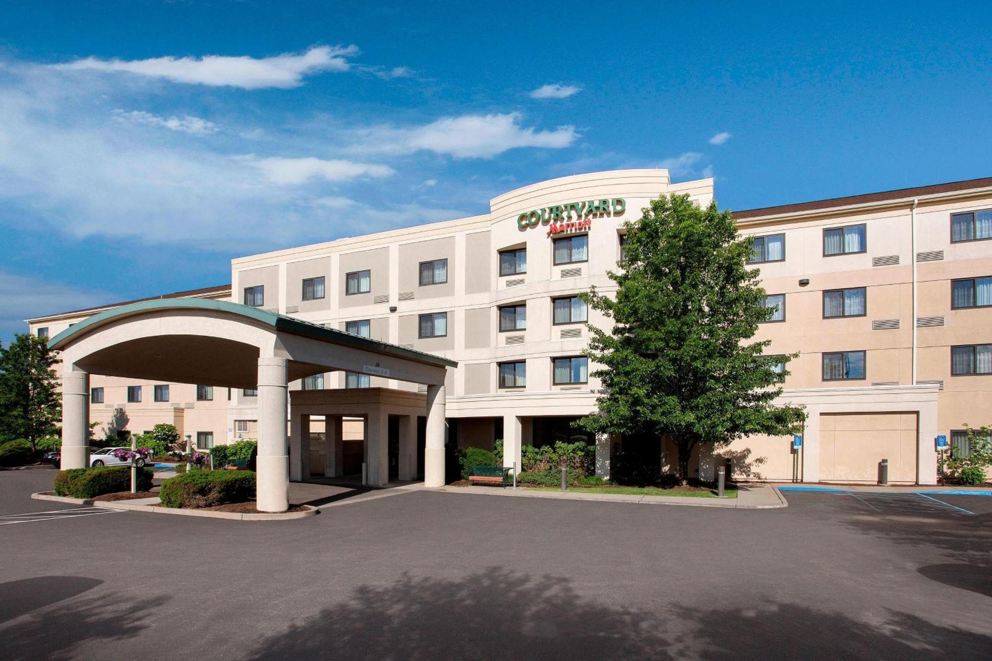 Отель Courtyard By Marriott Middletown Goshen Экстерьер фото