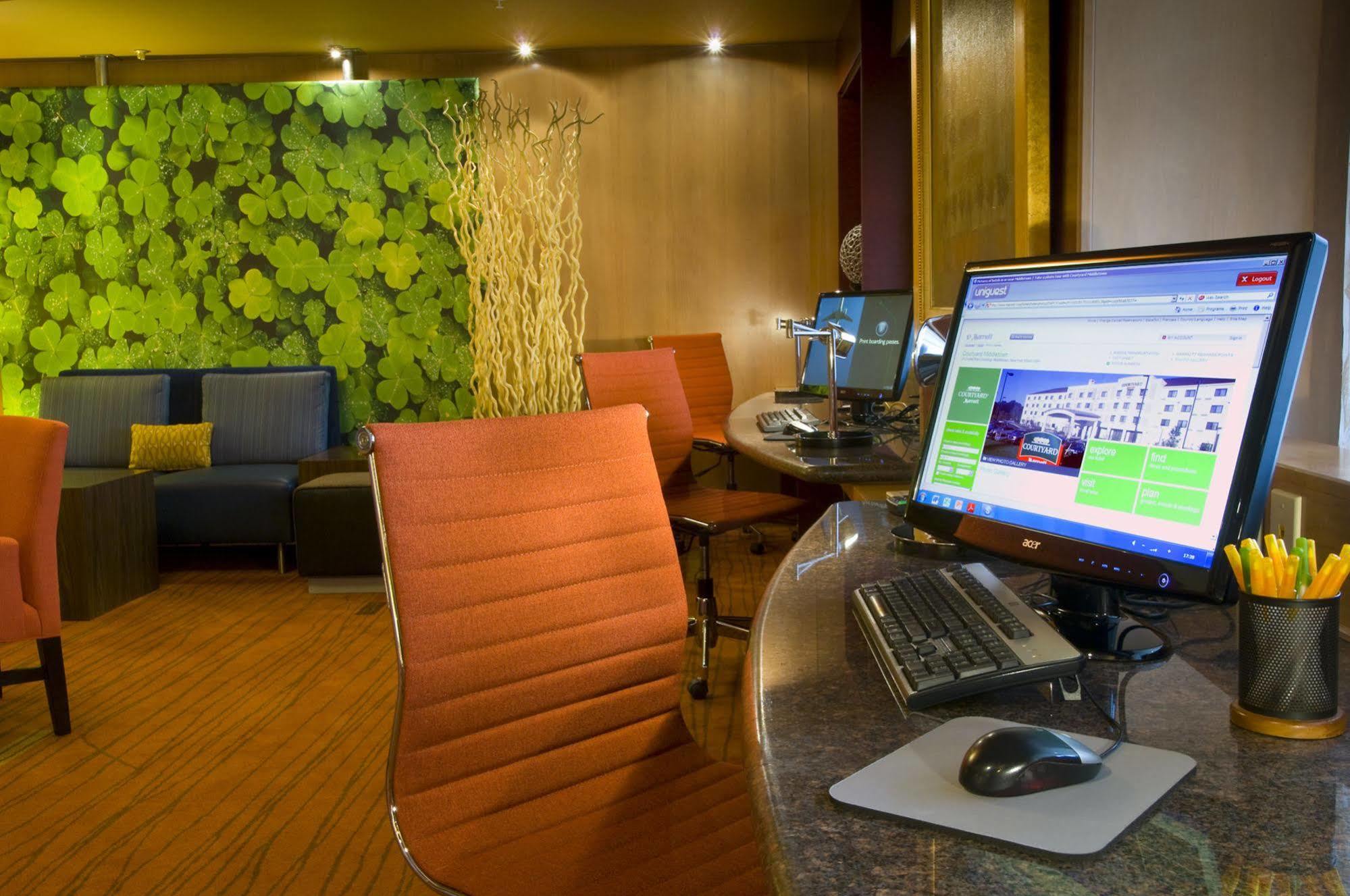 Отель Courtyard By Marriott Middletown Goshen Экстерьер фото